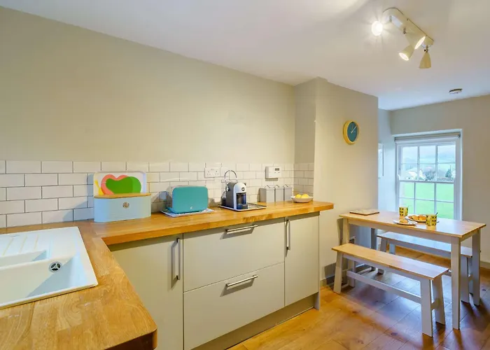 2 Bed In High 86023 Holiday home